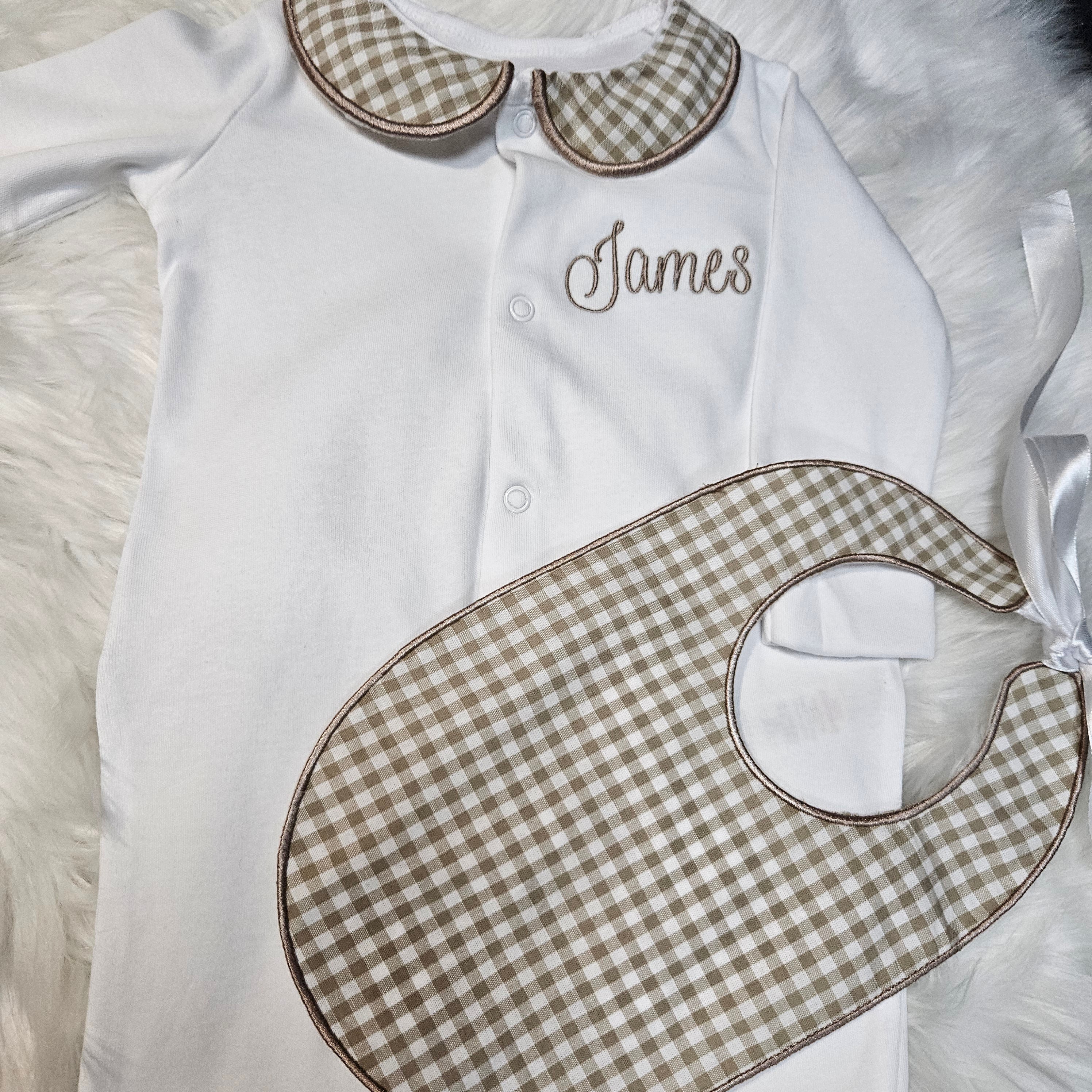 Gingham sleepsuit set collar bib