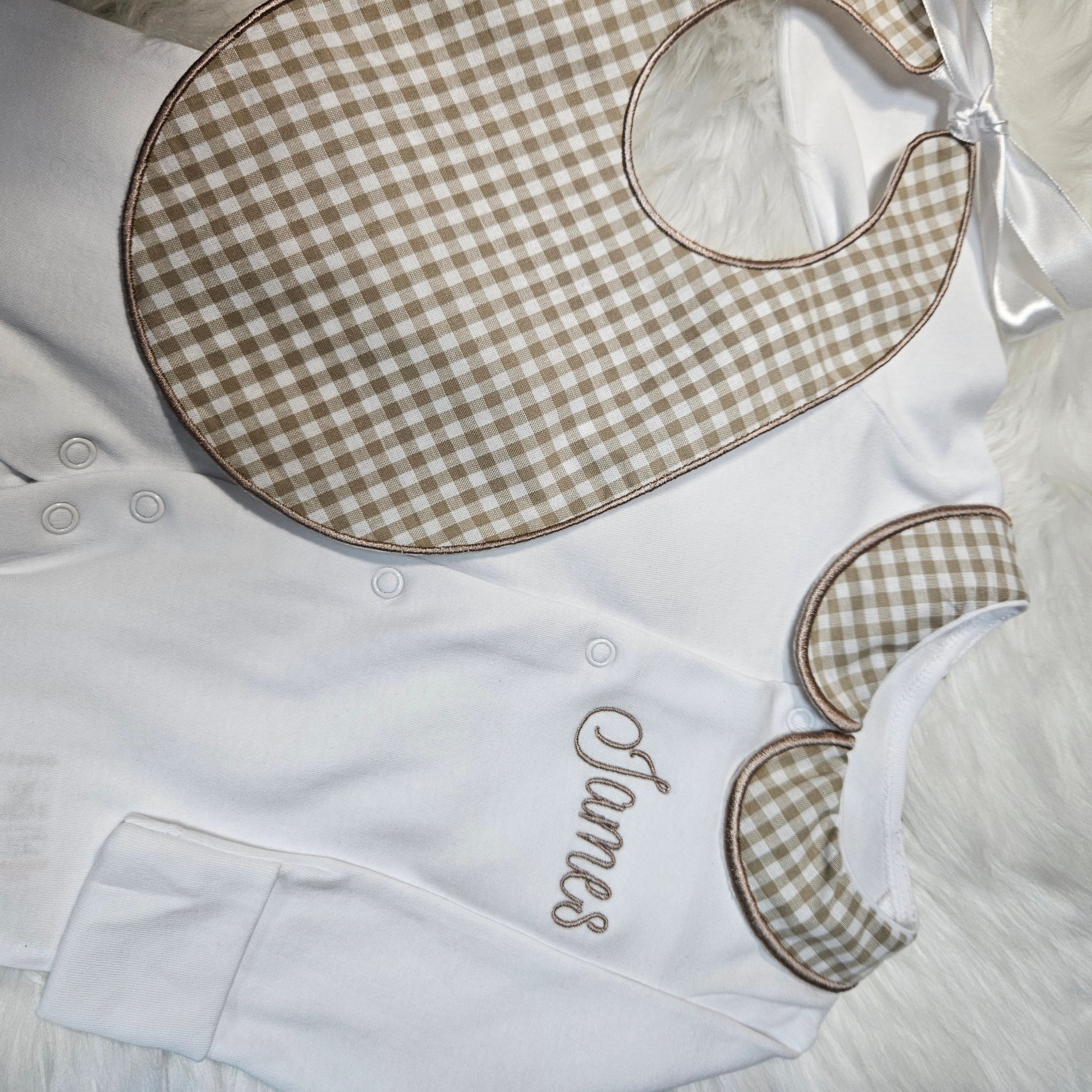 Gingham sleepsuit set collar bib