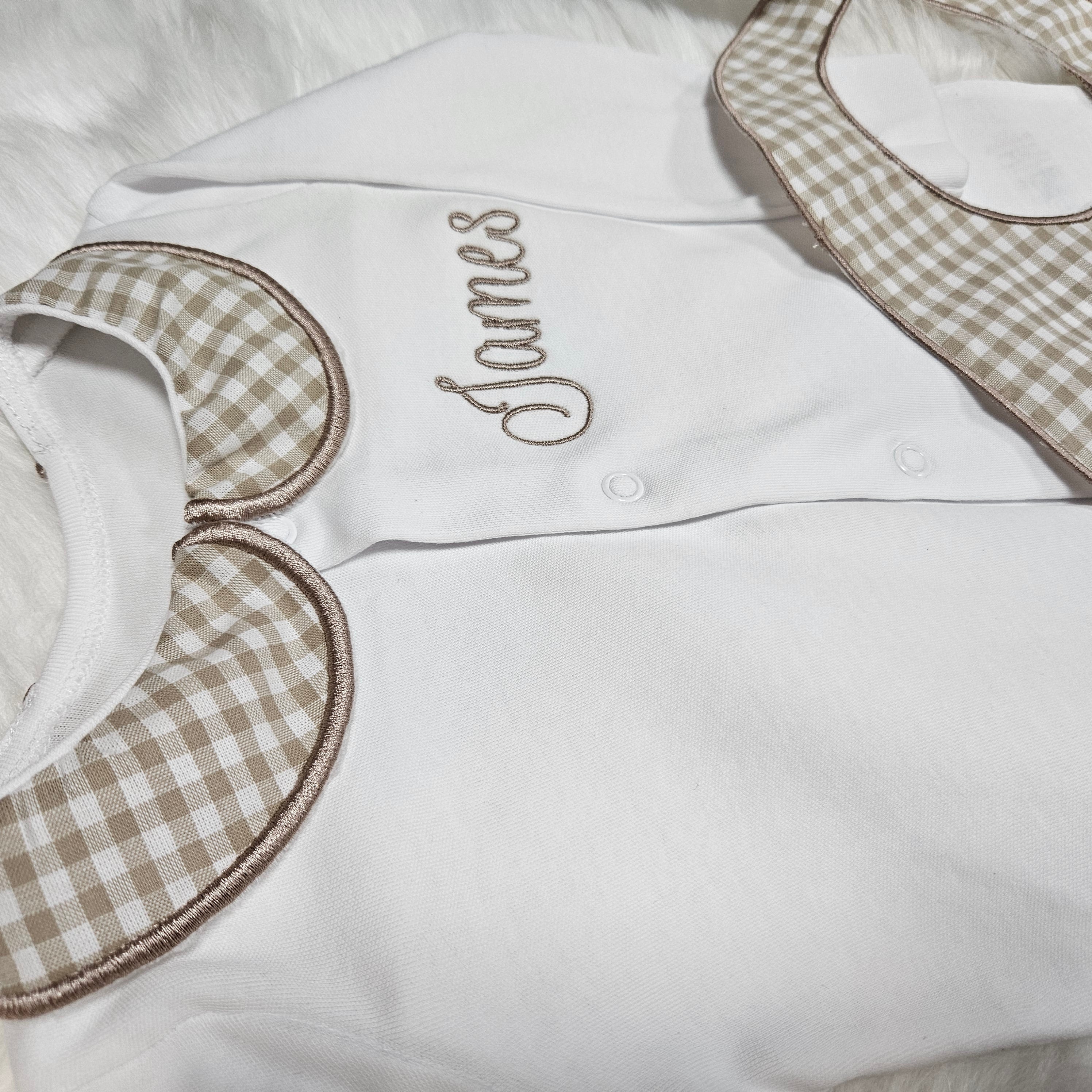 Gingham sleepsuit set collar bib